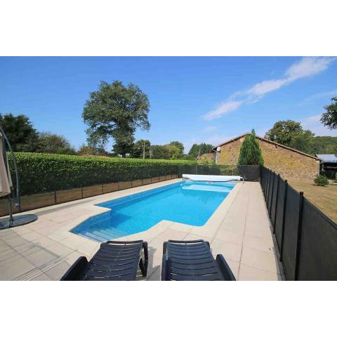 2 beautiful houses, private pool/ spa. Perigord