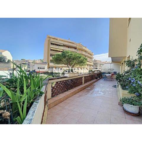 3P -Terrasse d'angle de 58M2 - Parking - Mer 5 min