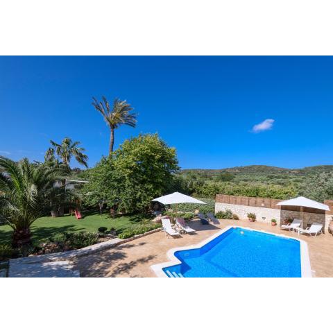 Alia Stone Villa-Ideal for families & heated pool