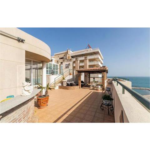 Amazing Apartment In Fuengirola With Wifi, Private Swimming Pool And 3 Bedrooms