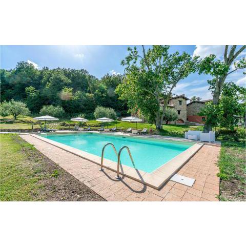 Amazing home in Camerino with Outdoor swimming pool, WiFi and 2 Bedrooms