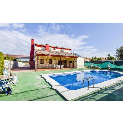 Amazing home in La Carlota with WiFi, 2 Bedrooms and Outdoor swimming pool