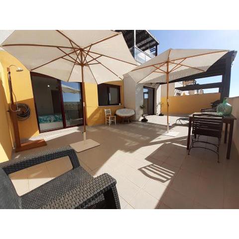 Apartamento en Águilas con amplia terraza y piscina