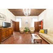 Apartment in a Historic Venetian Building