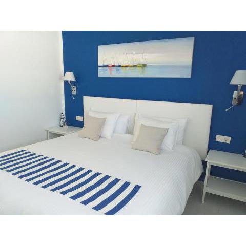 Apartment La Vela Azul -POOL & TENNIS - free AC &Good WIFI- Smart TV