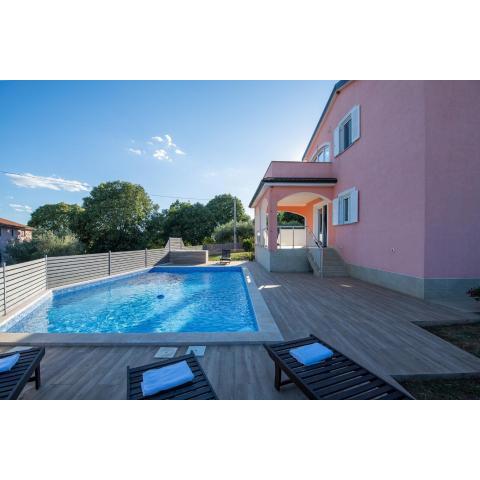 Apartment Mariuccia with Private Pool