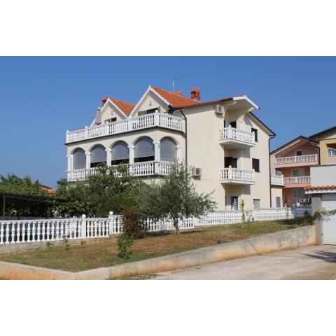 Apartment Novigrad 7037b