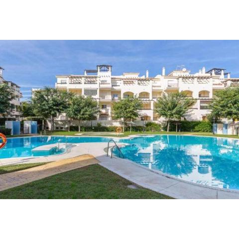 Apartment with pool and walking distance to beach