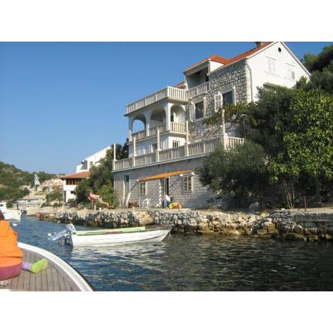 Apartments by the sea Zaklopatica, Lastovo - 8346