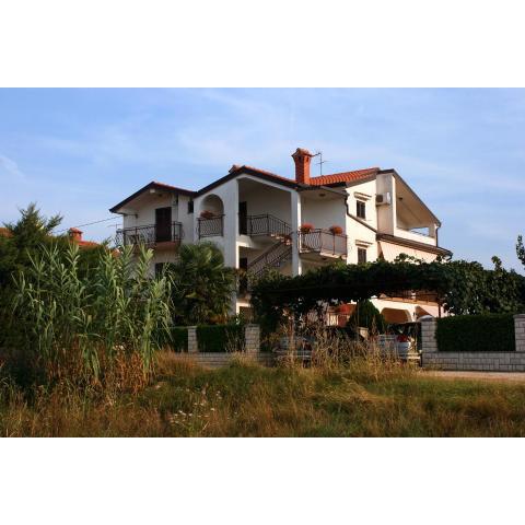 Apartments for families with children Finida, Umag - 7019