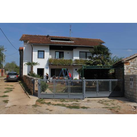 Apartments with a parking space Dolinci, Umag - 7111