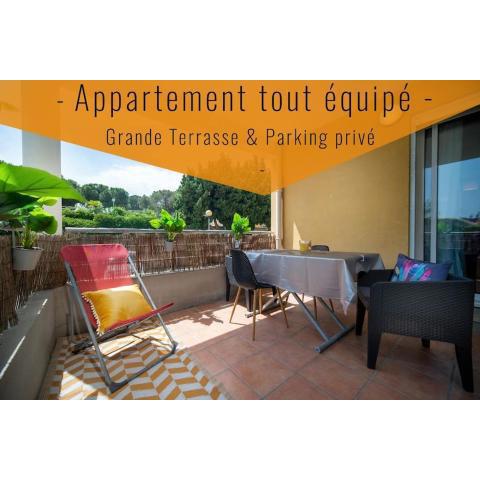 Appartement tout équipé terrasse et parking privé