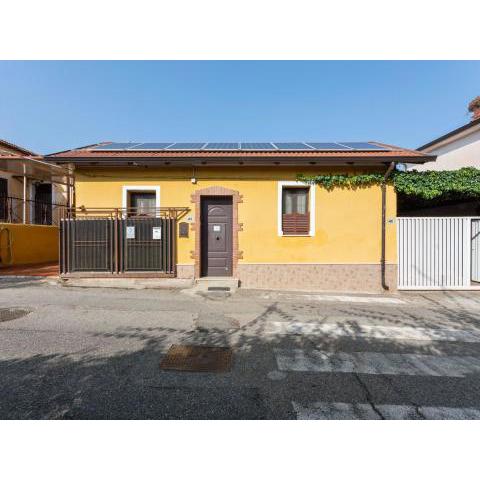 Appealing Villa in Villa San Giovanni with Garden