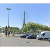 AV MONTAIGNE CHAMPS ELYSEE PARIS