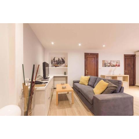 Beautiful 4pax apartment in Malasaña