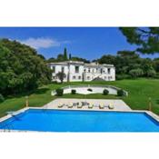 Beautiful 9BR Villa near Garoupe Beaches