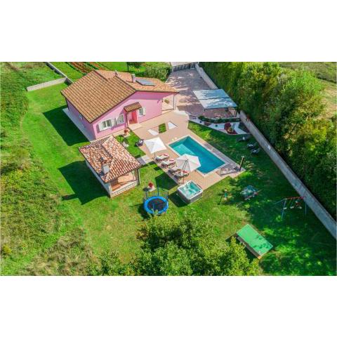 Beautiful home in Labin with 3 Bedrooms, Jacuzzi and Outdoor swimming pool