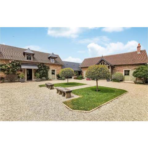 Beautiful home in Nouan-le-Fuzelier with WiFi and 3 Bedrooms