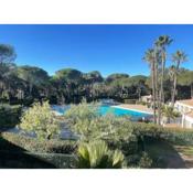 Bel appartement à Saint-Raphaël avec vue piscine