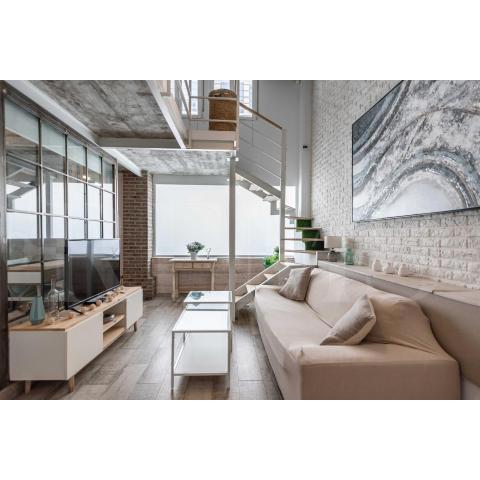 Bright duplex loft next to the city center