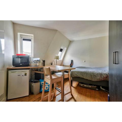 Bright studio for 2 people - Paris 8