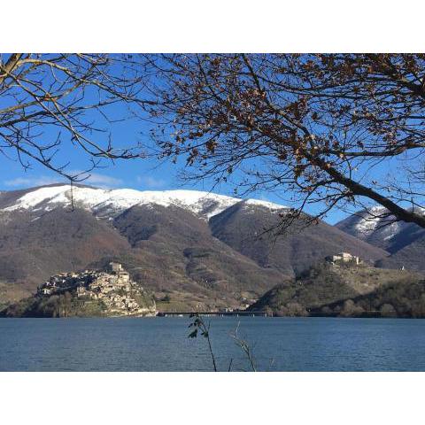 Casa sul lago Nonna Gio'