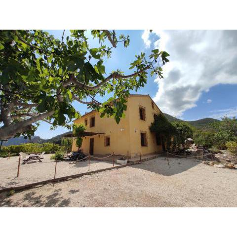 Casas Amarillas. Finca el Campillo