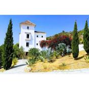 Castle Tower ground floor apartment in rural holiday park 'Cezanne'