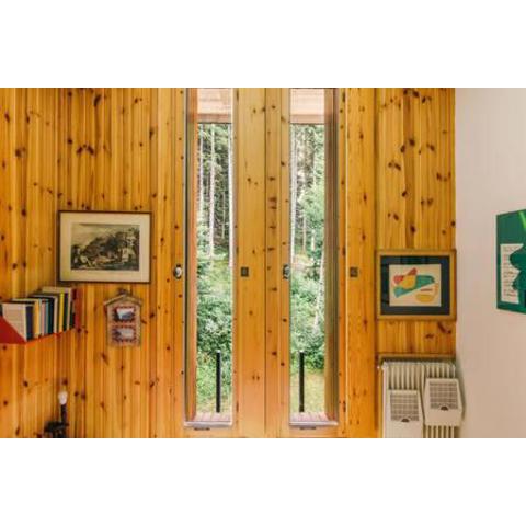 CENTRAL WOODEN CHALET WITH FOREST VIEW