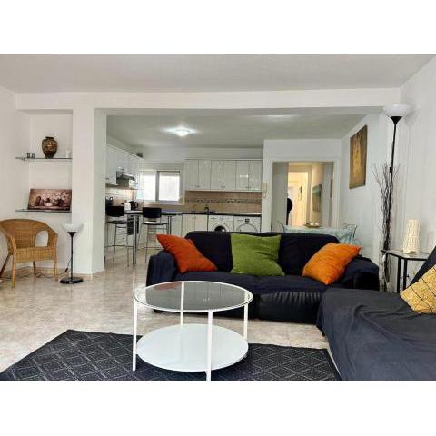 Charming 3-Bed Apartment in Fuengirola