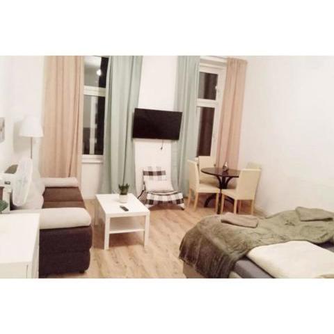 Comfortable 2BR Apt Near Schloss Schönbrunn