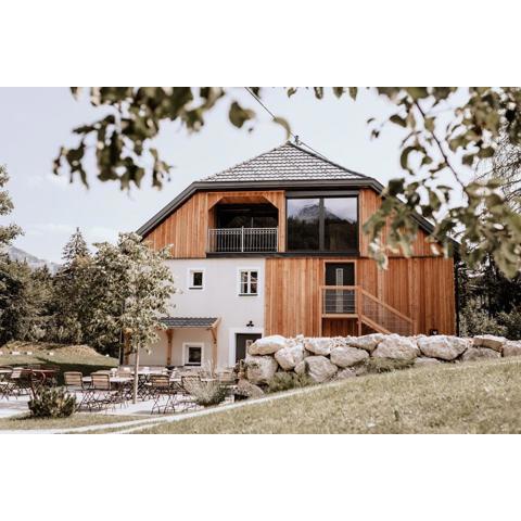 Das Schutzhaus am hohen Camper - Dein Basislager im Salzkammergut