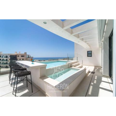 Deluxe Penthouse.Spectacular seaviews.Private Pool