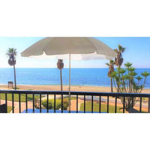 Dona Lola Micaela Beach front duplex apartment with open sea and beach views located between Marbella and Fuengirola - Costa del Sol - CS148