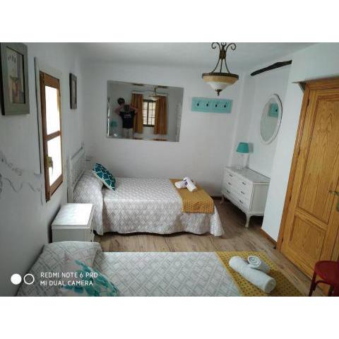 e Rural house near the Alpujarra Granadina, 15 minutes from Granada