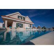 exclusive luxury villa monte pompilio