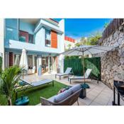 Family house with patio and communal pool