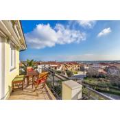 Ferienwohnung mit Balkon, Meerblick, Parkplatz und Garten