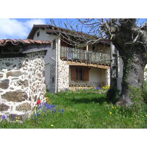 Gîte Saint-Médard-en-Forez, 4 pièces, 6 personnes - FR-1-496-279