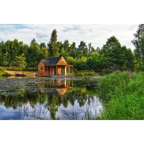 heather hut, off-grid cottage on a pond+2 ha