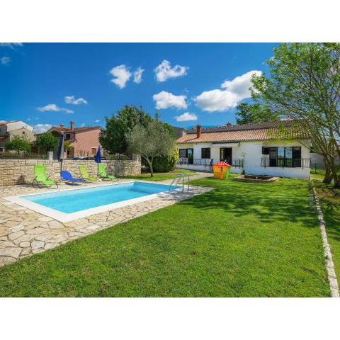 Holiday Home Dora - ROJ471