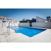 Holidays2Malaga Refino Pool and Parking