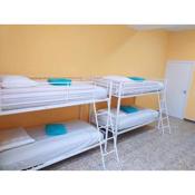 Hostel Acacias