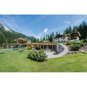 Hotel Dolomitenhof & Chalet Alte Post