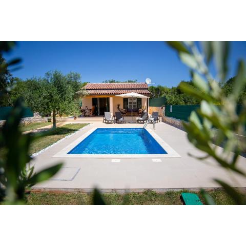 House Jozefina with pool