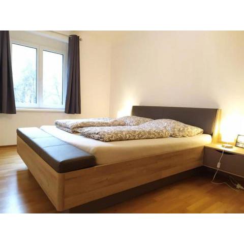 King bed home Netflix Perfect for long term stay, 3