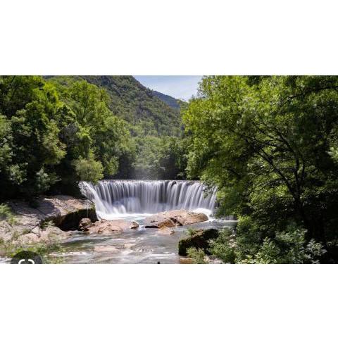 la maison de mon enfance pres de la cascade