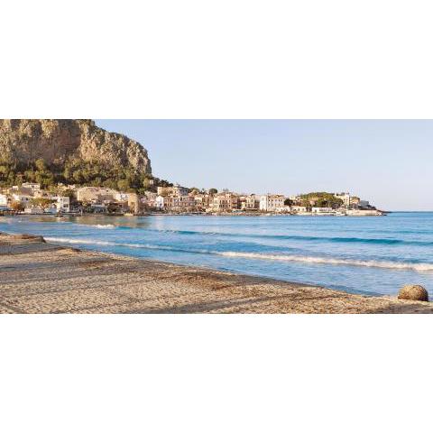 La sirena sul mare di Mondello