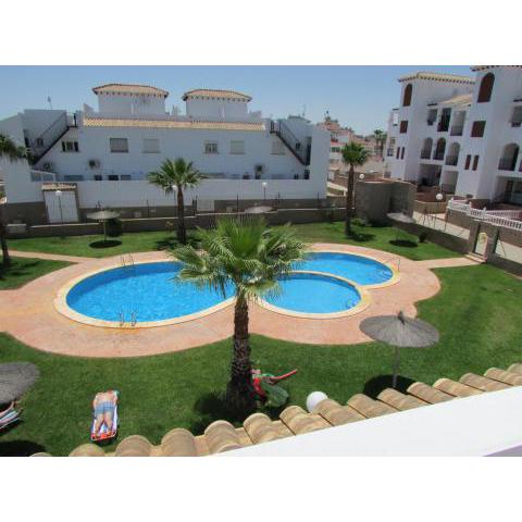 Lovely 2-Bed House in Punta Prima Orihuela Costa