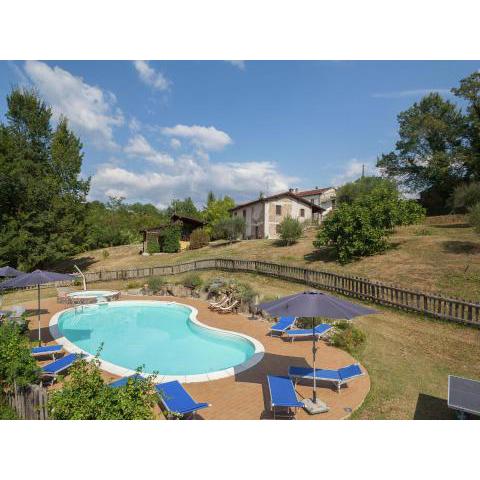 Lovely Farmhouse in Aulla with Swimming Pool